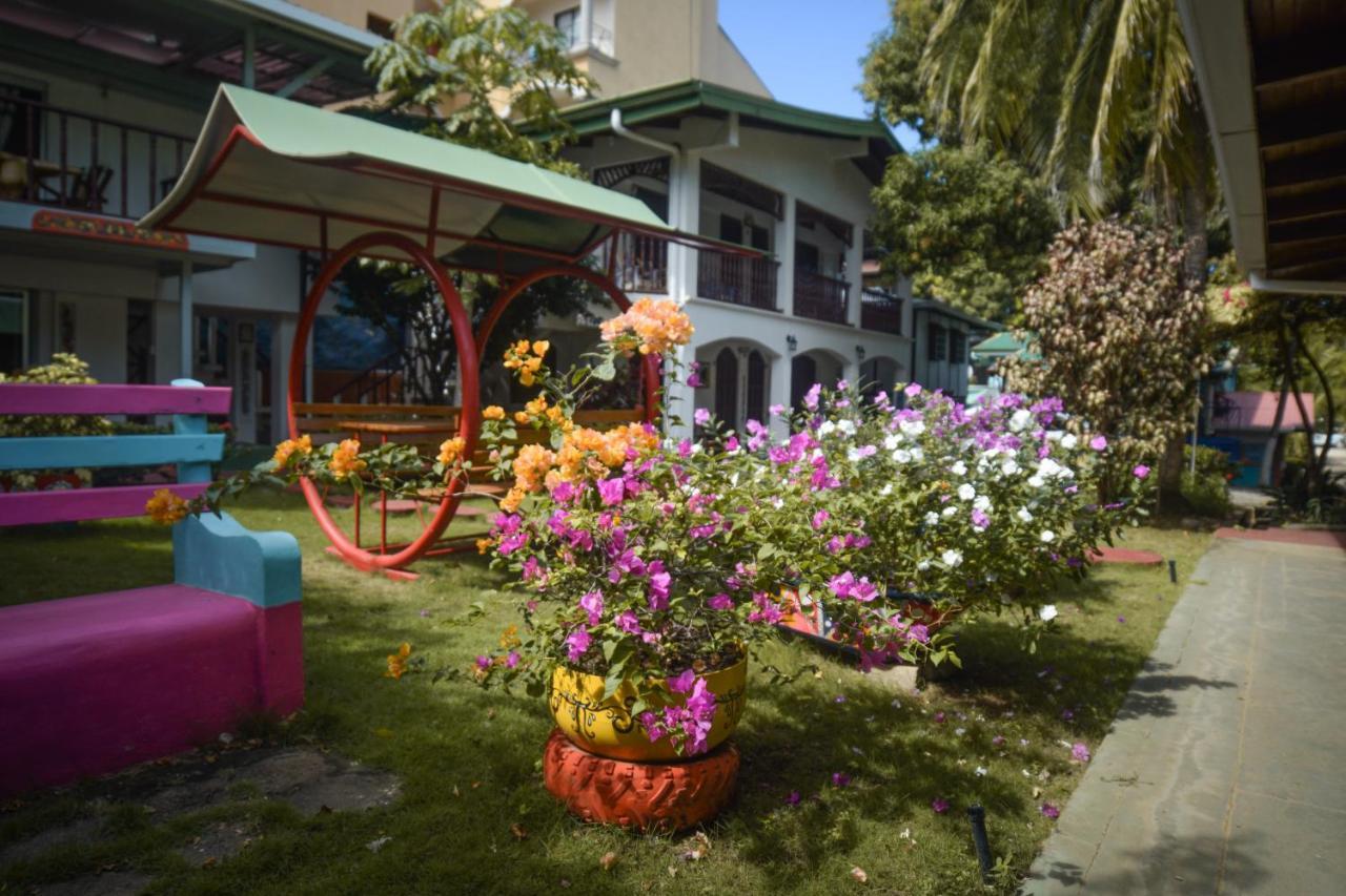 Hotel Marielos Tamarindo Exterior foto