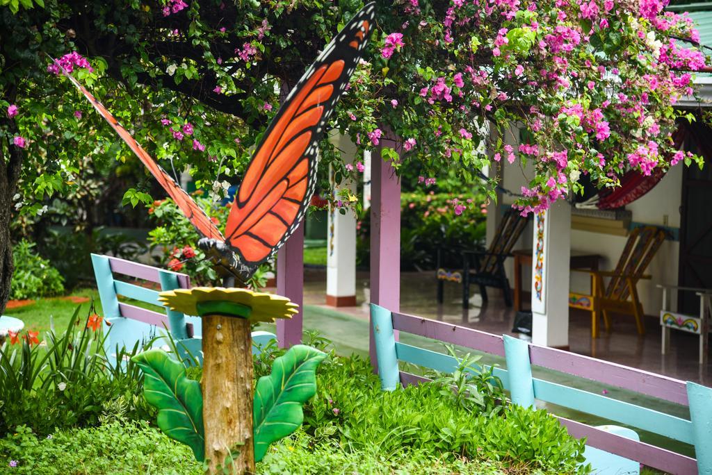 Hotel Marielos Tamarindo Exterior foto