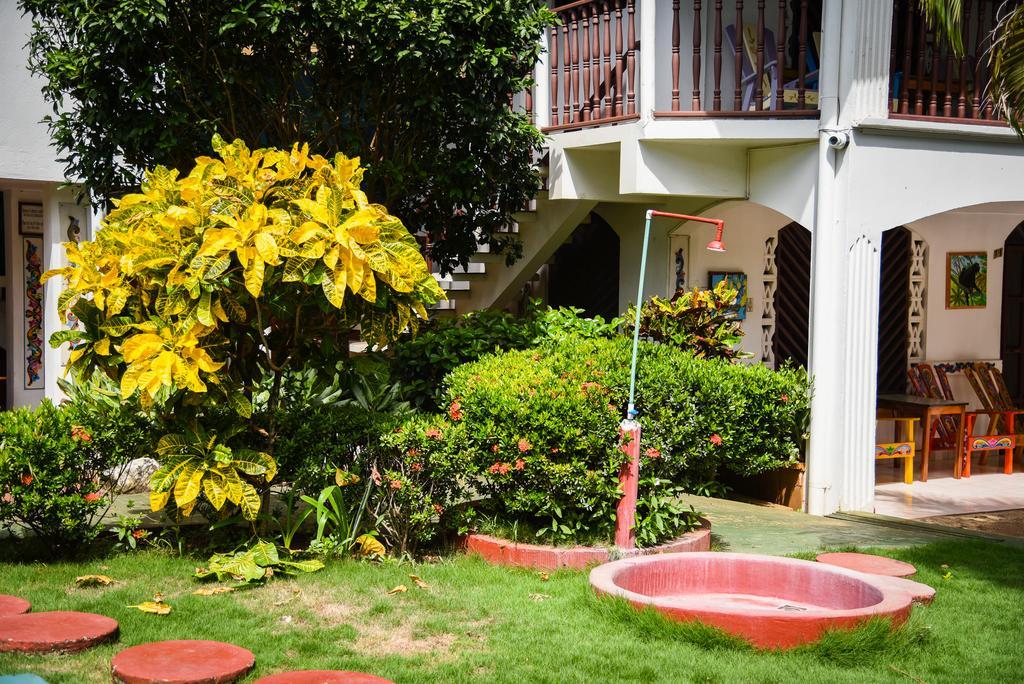 Hotel Marielos Tamarindo Exterior foto